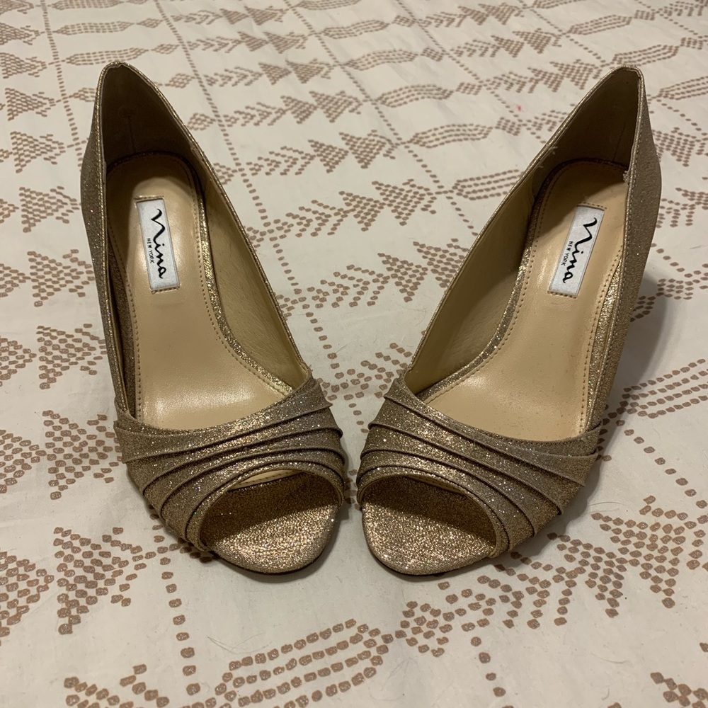 Gold sparkle Nina heels size 6.5